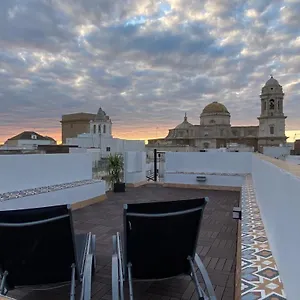 https://hidden-gem-populo-atico-loft-catedral.hotelsincadiz.net